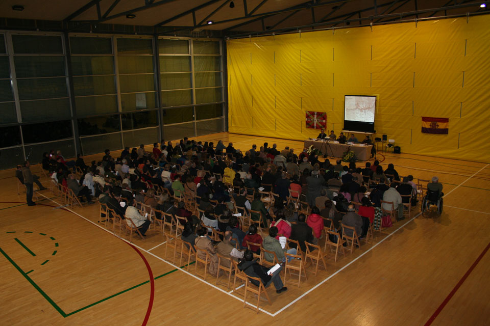 El polideportivo de Legutiano durante los actos del homenaje institucional a los que tomaron parte en la batalla de Villarreal (1 de diciembre de 2007)